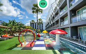 โรงแรมชูการ์ มารีน่า - อาร์ต - กะรนบีช